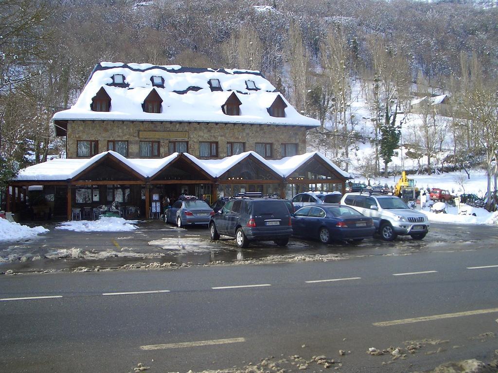Ostau Dera Nheu Hotel Les Bagian luar foto