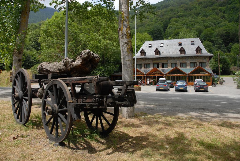 Ostau Dera Nheu Hotel Les Bagian luar foto