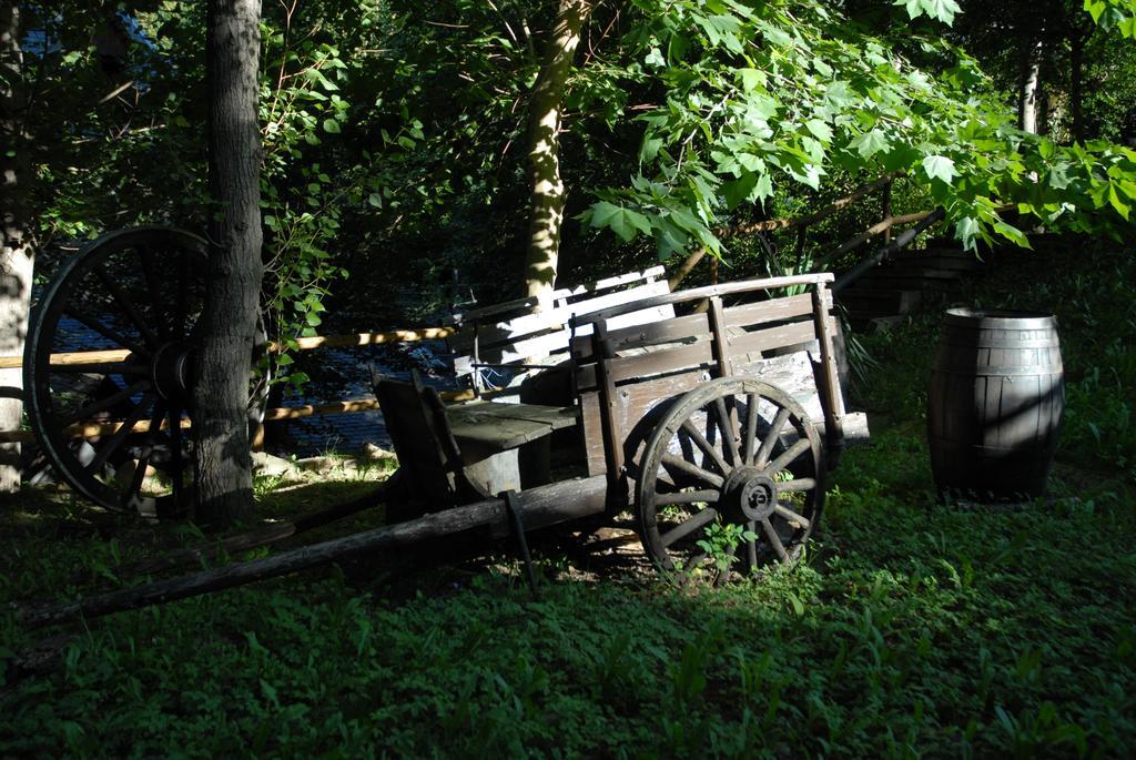 Ostau Dera Nheu Hotel Les Bagian luar foto