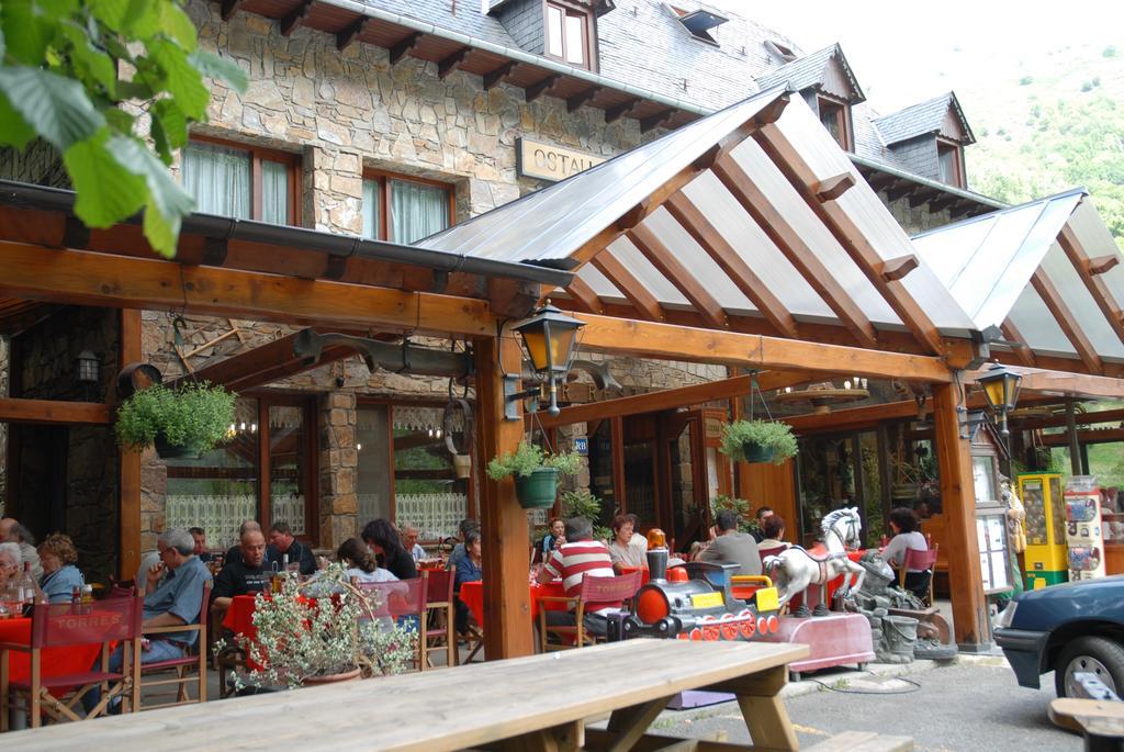 Ostau Dera Nheu Hotel Les Bagian luar foto