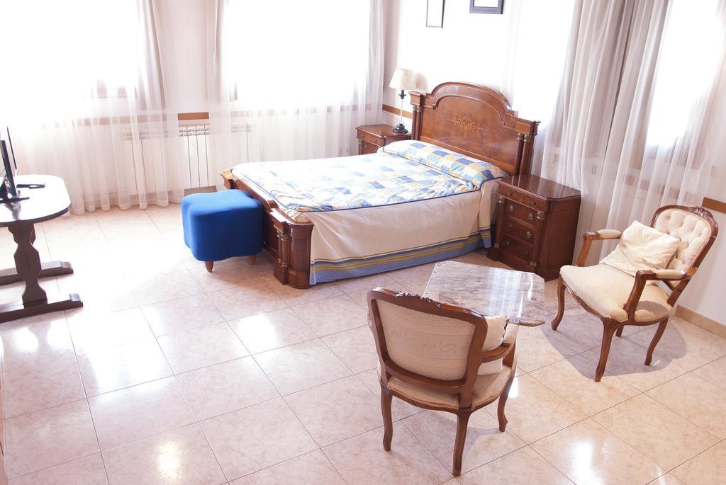 Ostau Dera Nheu Hotel Les Bagian luar foto