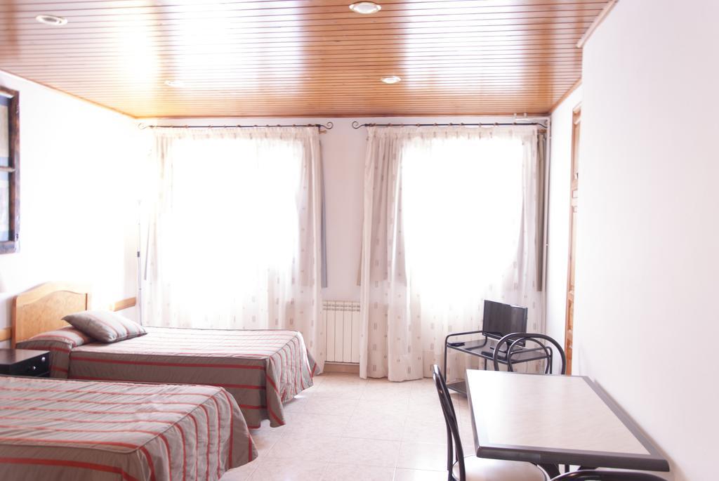 Ostau Dera Nheu Hotel Les Bagian luar foto