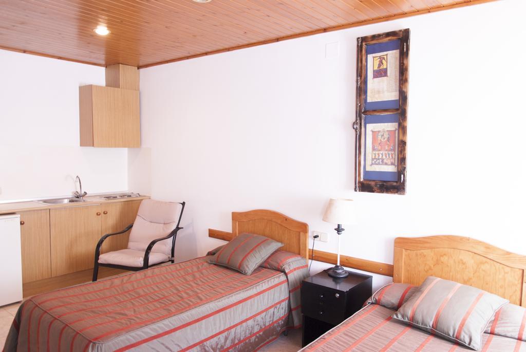 Ostau Dera Nheu Hotel Les Bagian luar foto